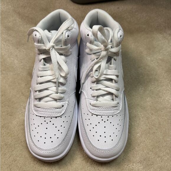 Women’s Nike Court Vision Mid Sz 8 - Picture 1 of 6